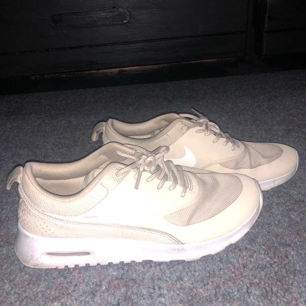 Nike Air Max - Picture 2 of 6